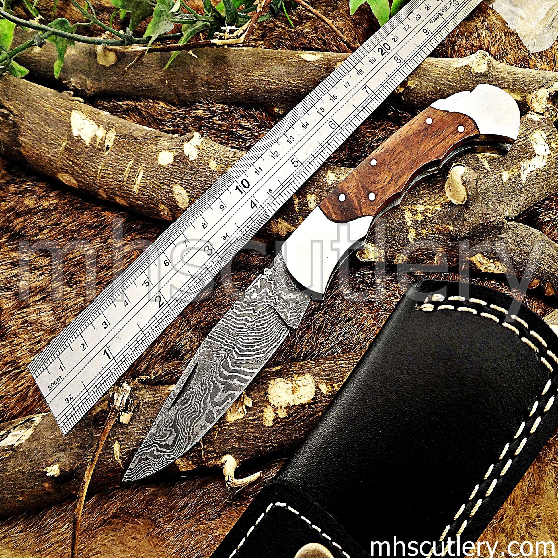 Hand Forged Damascus Steel Pocket Knife / Wood Handle | mhscutlery