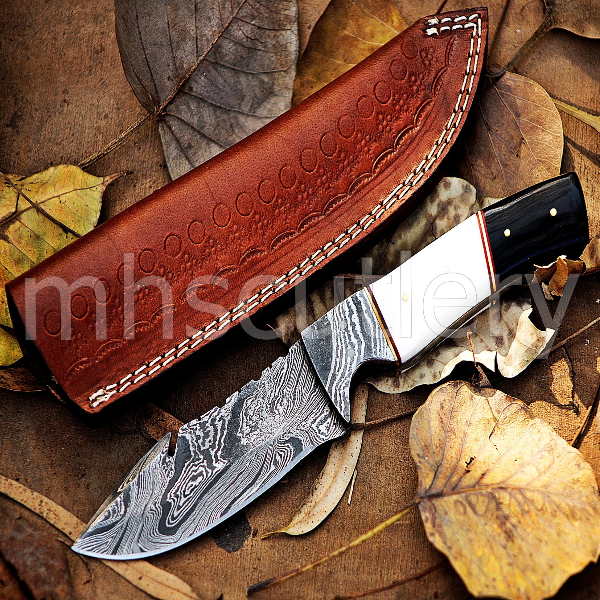 Handmade Damascus Steel Hunting Skinner Gut-Hook Knife With Bone & Bull Horn Handle | mhscutlery